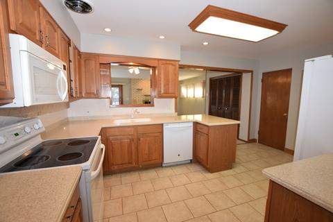 1105 Forest Ave, Des Plaines, IL 60018 photo 8