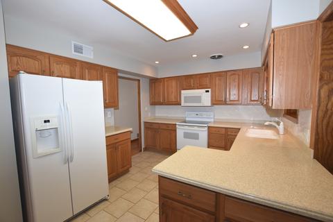 1105 Forest Ave, Des Plaines, IL 60018 photo 10