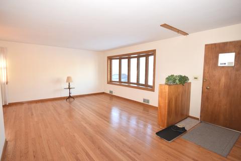 1105 Forest Ave, Des Plaines, IL 60018 photo 3