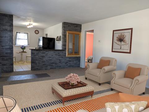 853 Monroe Dr, Freeport, IL 61032 photo 2
