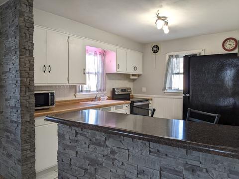 853 Monroe Dr, Freeport, IL 61032 photo 5