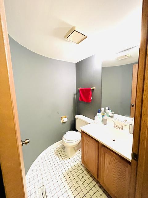 690 Mariner Dr, Elgin, IL 60120 photo 18