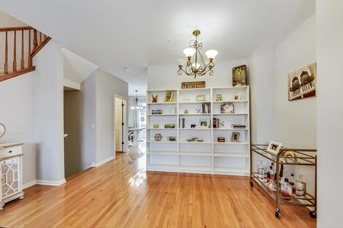 444 Bradbury Ln, Bartlett, IL 60103 photo 8