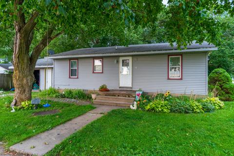 809 E Main St, Cornell, IL 61319 photo 1