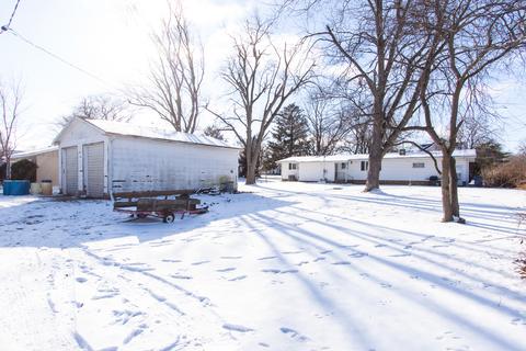 603 S Division St, Chenoa, IL 61726 photo 3
