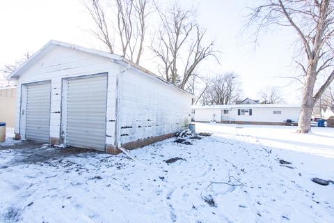 603 S Division St, Chenoa, IL 61726 photo 22