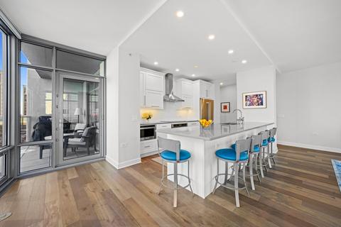 100 E 14th St #710, Chicago, IL 60605 photo 11