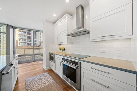 100 E 14th St #710, Chicago, IL 60605 photo 3