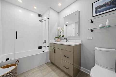 100 E 14th St #710, Chicago, IL 60605 photo 32
