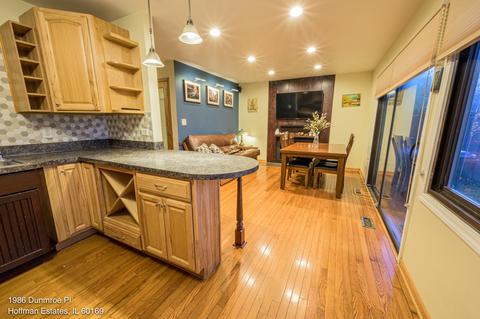 1986 Dunmore Pl, Hoffman Estates, IL 60169 photo 8