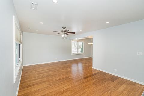 548 Harbor Ter, Bartlett, IL 60103 photo 3