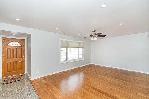 548 Harbor Ter, Bartlett, IL 60103 photo 2