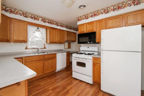 26 Knollcrest Ct, Normal, IL 61761 photo 3