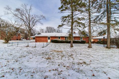 26 Knollcrest Ct, Normal, IL 61761 photo 2