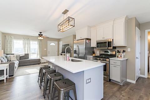 402 Alden Dr, Normal, IL 61761 photo 9