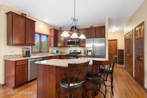 2055 Gardner Cir E, Aurora, IL 60503 photo 6