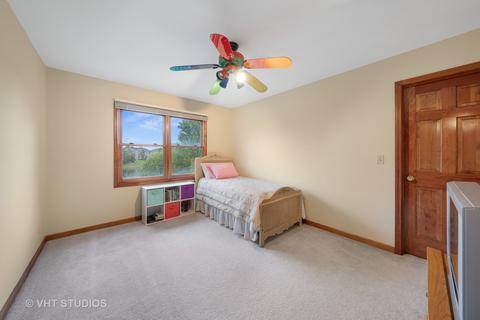 2055 Gardner Cir E, Aurora, IL 60503 photo 17