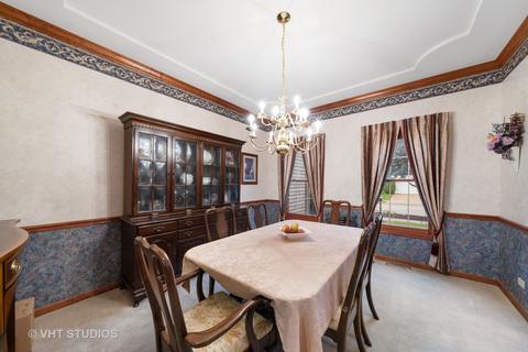 2055 Gardner Cir E, Aurora, IL 60503 photo 4