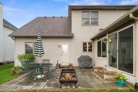 2055 Gardner Cir E, Aurora, IL 60503 photo 24