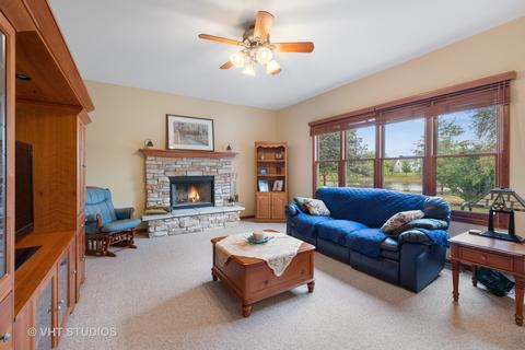 2055 Gardner Cir E, Aurora, IL 60503 photo 8