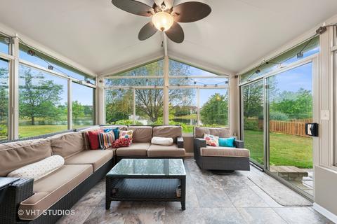 2055 Gardner Cir E, Aurora, IL 60503 photo 21
