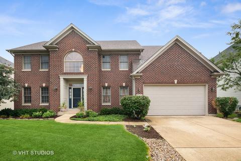 2055 Gardner Cir E, Aurora, IL 60503 photo 1
