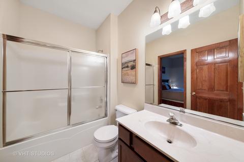 2055 Gardner Cir E, Aurora, IL 60503 photo 10