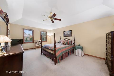 2055 Gardner Cir E, Aurora, IL 60503 photo 13
