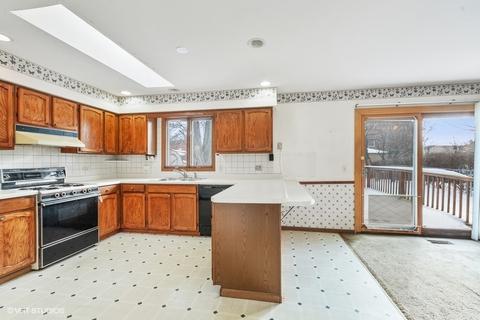131 Mayer Ave, Wheeling, IL 60090 photo 3