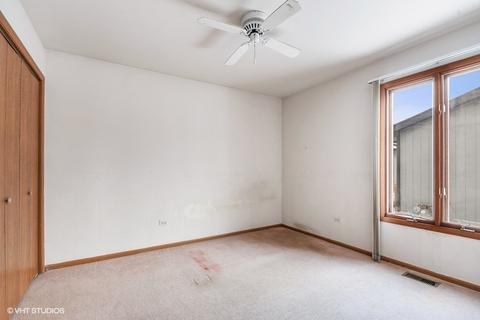 131 Mayer Ave, Wheeling, IL 60090 photo 9