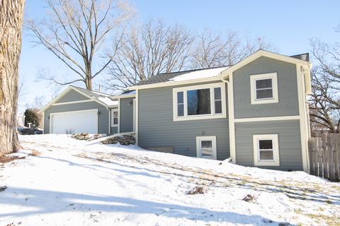 9 Hickory Rd, Oakwood Hills, IL 60013 photo 2