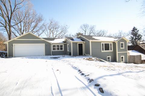9 Hickory Rd, Oakwood Hills, IL 60013 photo 1