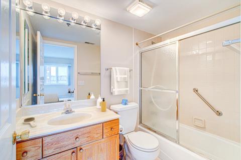 1330 Perry St #403, Des Plaines, IL 60016 photo 9