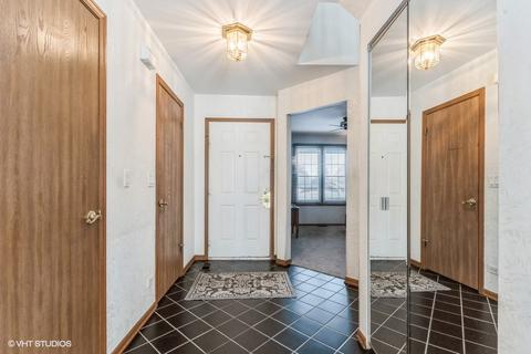 611 Dorset Ct, Wheeling, IL 60090 photo 2