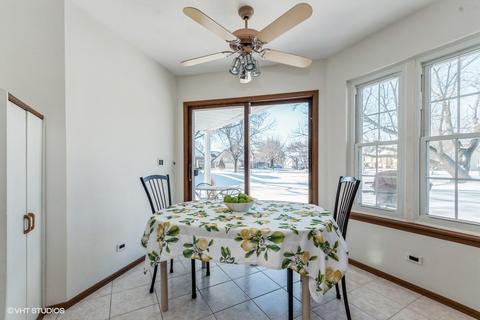611 Dorset Ct, Wheeling, IL 60090 photo 8
