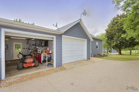 2207 W Johnsburg Rd, Johnsburg, IL 60051 photo 3