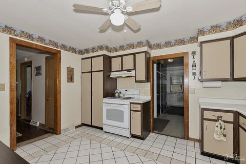 2207 W Johnsburg Rd, Johnsburg, IL 60051 photo 9