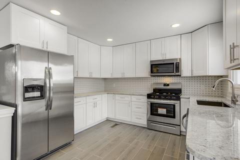 1502 W Pine St, Holiday Hills, IL 60051 photo 6