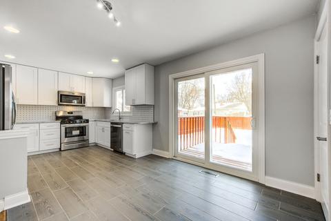 1502 W Pine St, Holiday Hills, IL 60051 photo 9
