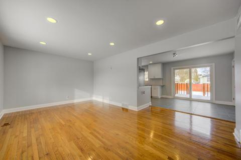 1502 W Pine St, Holiday Hills, IL 60051 photo 2