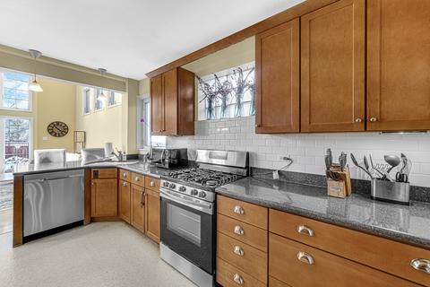 10226 S Artesian Ave, Chicago, IL 60655 photo 5