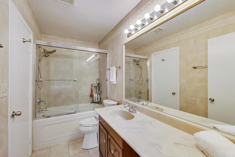 9022 Abbey Ln, Des Plaines, IL 60016 photo 21