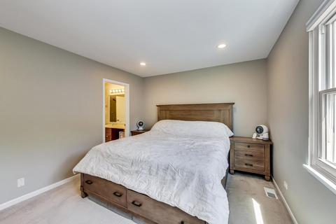 9022 Abbey Ln, Des Plaines, IL 60016 photo 20