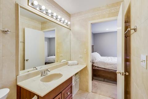9022 Abbey Ln, Des Plaines, IL 60016 photo 22