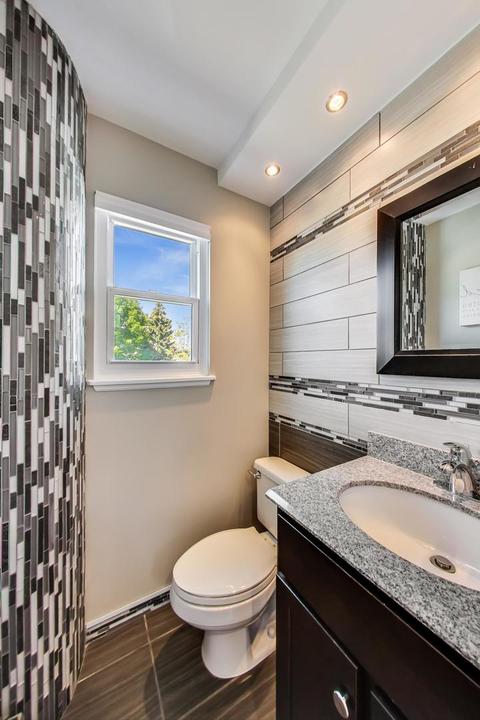 9022 Abbey Ln, Des Plaines, IL 60016 photo 13