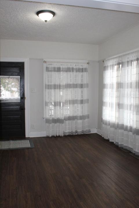 1213 E Jackson St, Joliet, IL 60432 photo 5