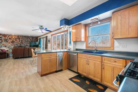 846 Edward St, Wheeling, IL 60090 photo 9