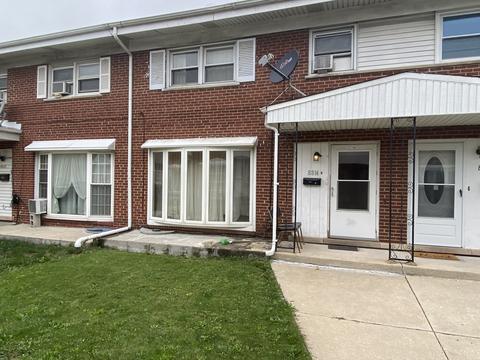 8814 Robin Dr #D, Des Plaines, IL 60016 photo 1