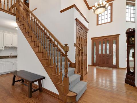 723 Weaver Ct, Wheaton, IL 60189 photo 2