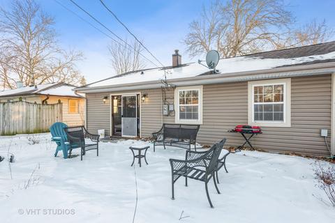 1127 S Chase St, Wheaton, IL 60189 photo 4